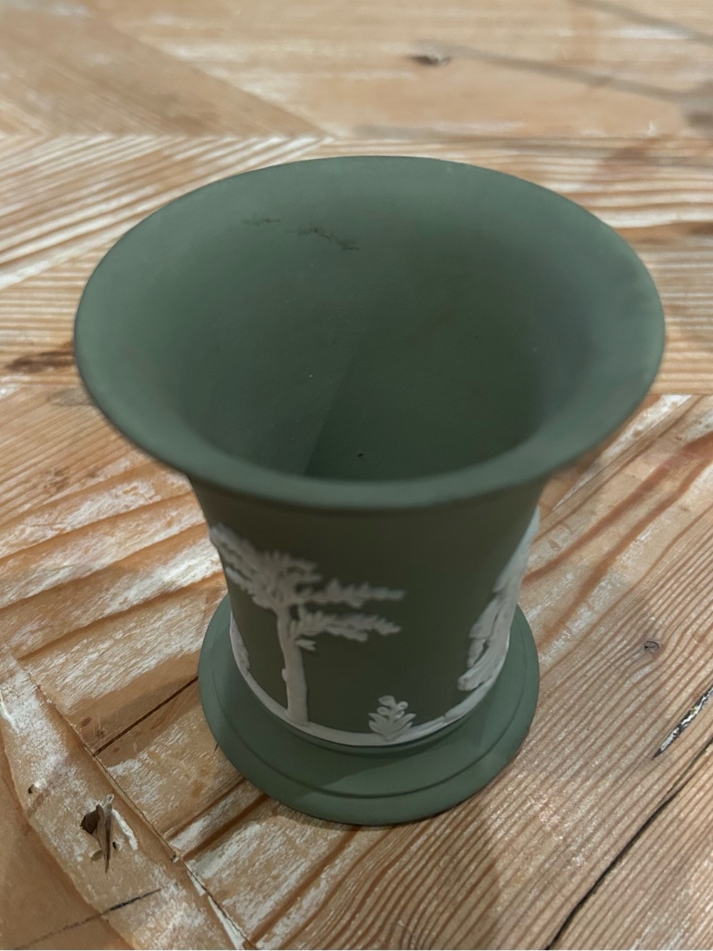 Wedgwood Green Jasperware Vase with White Relief - Picture 2 of 3